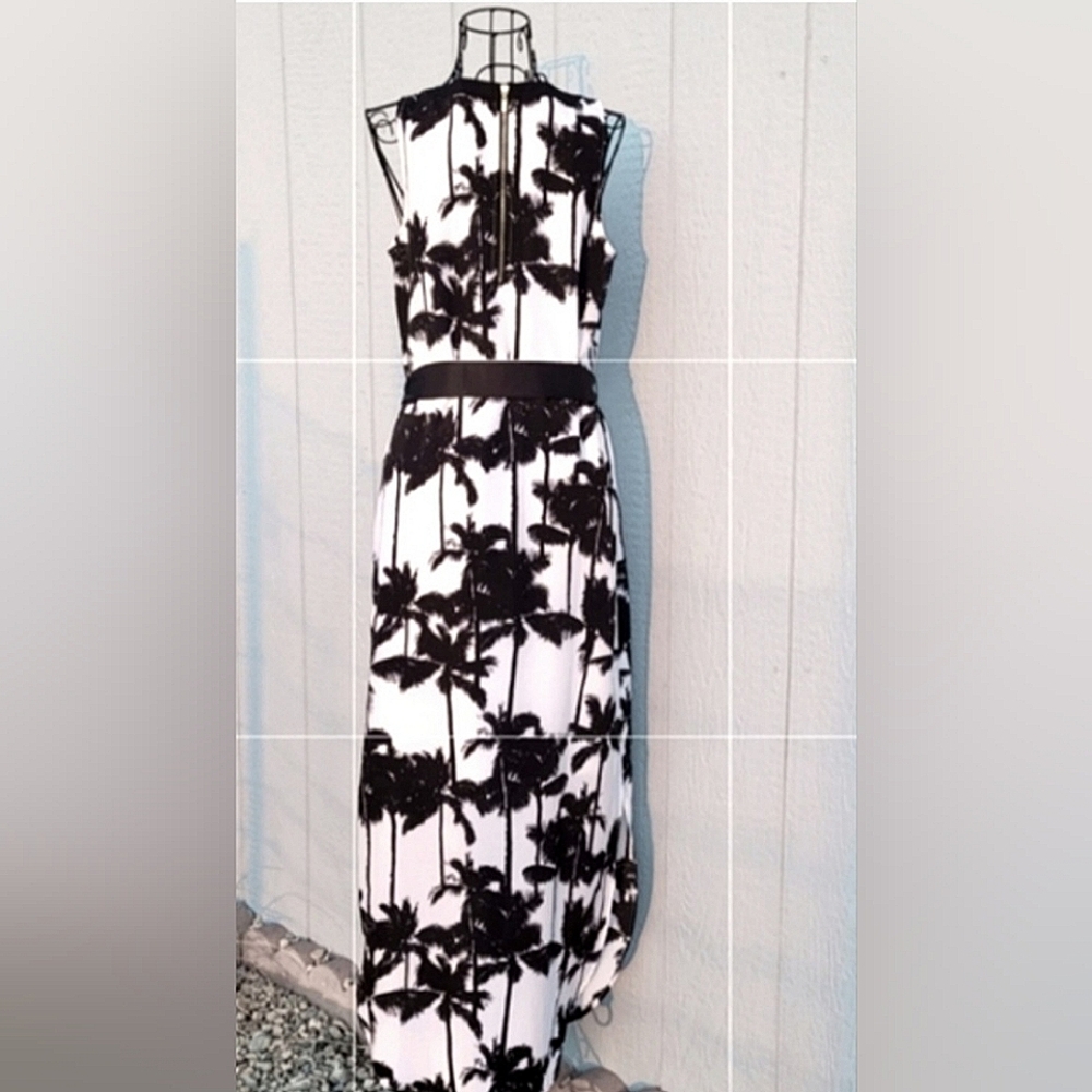 Kensie Maxi Sleeveless Dress - Picture 4 of 11